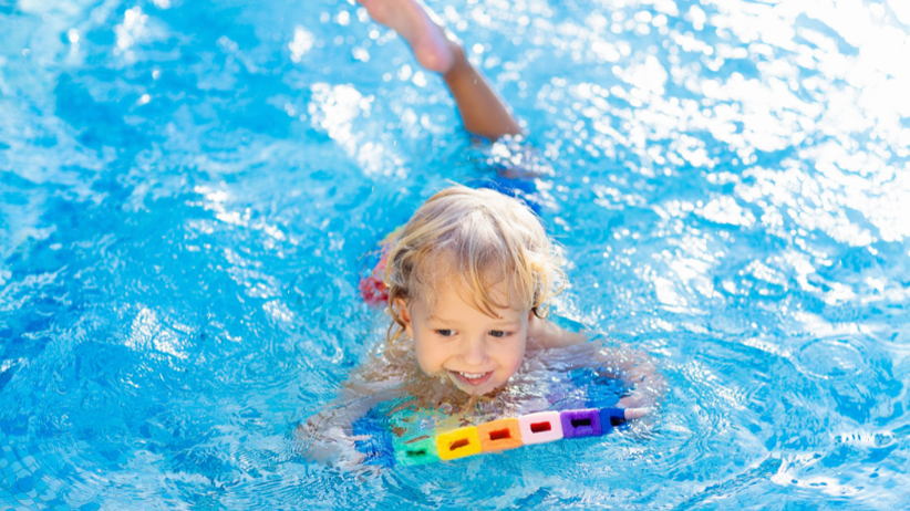 Wir schenken Deinem Kind einen Schwimmkurs