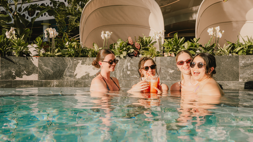 Gewinne Urlaub daheim, in der Therme Erding!