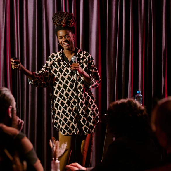 whats-up-bild-1-2026--comedy_c_01