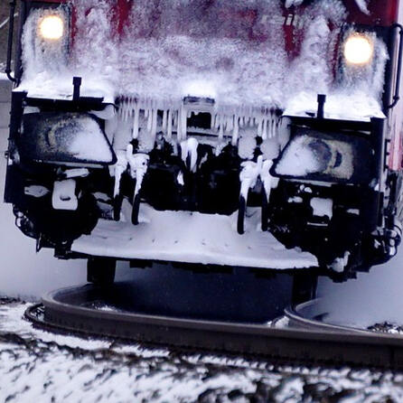 Blitzeis und Winterchaos im Großraum Augsburg legt Zugverkehr fast komplett lahm
