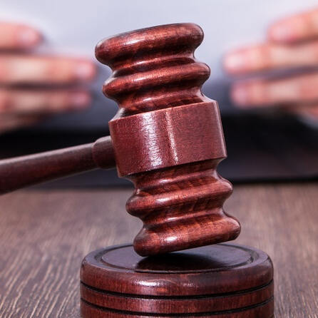 Jugendlicher in Aichach fälscht Attest und muss vor Gericht