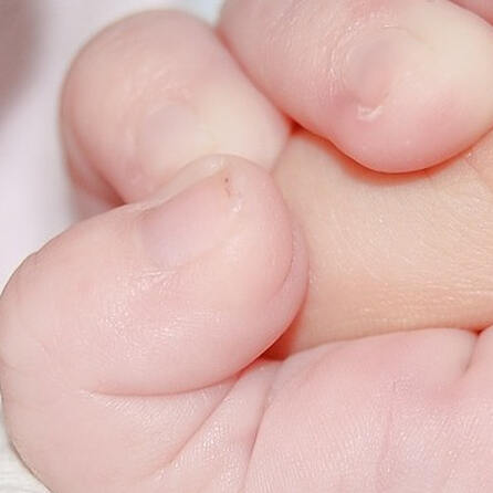 Frau bekommt Baby während Telefonat mit der 112 