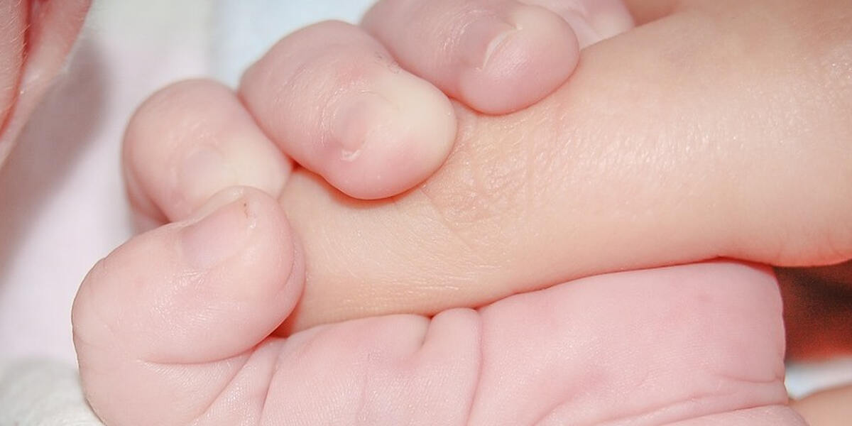 Frau bekommt Baby während Telefonat mit der 112 