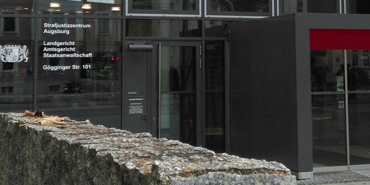 Gewaltexzess in Augsburg-Bergheim: Mutmaßliche Einbrecherbande jetzt vor Gericht