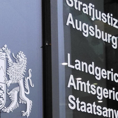 Gewaltexzess in Augsburg-Bergheim: Mutmaßliche Einbrecherbande jetzt vor Gericht