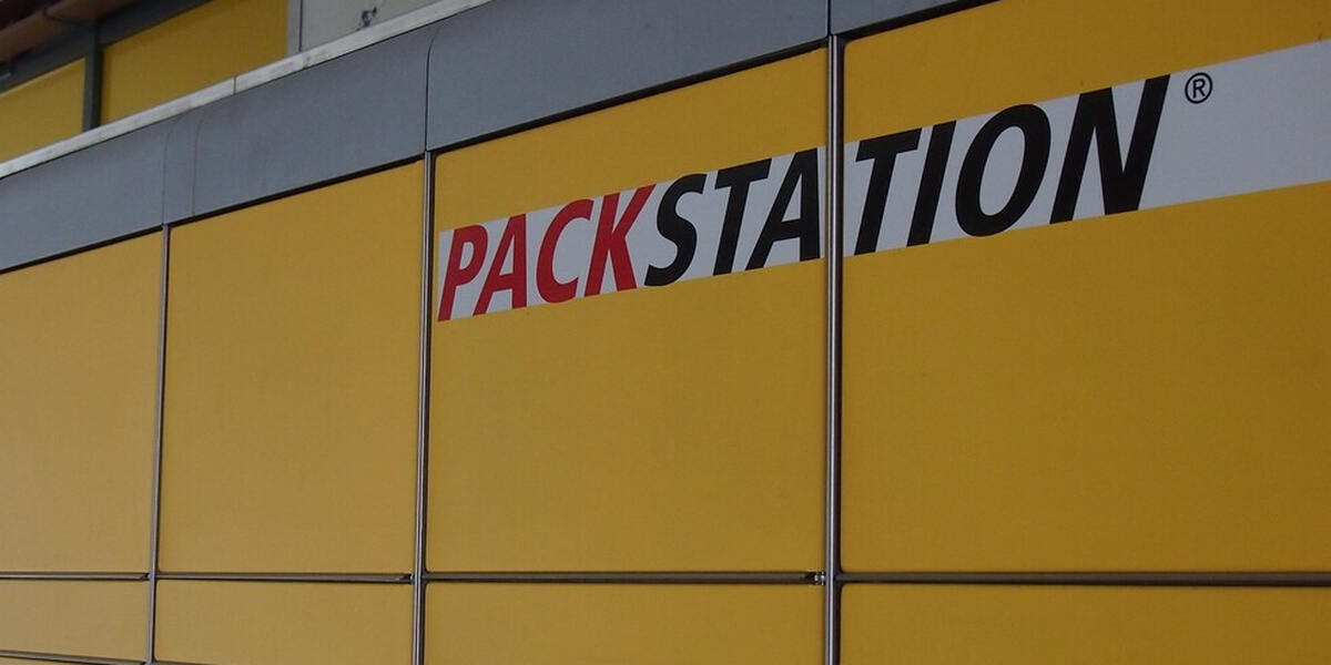 Packstation und Haltestelle in einem - Augsburg feiert diese neue Kombi