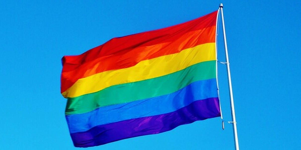 AWO Schwaben zertifiziert Seniorenheime als "queer-freundliche" Einrichtungen mit Siegel
