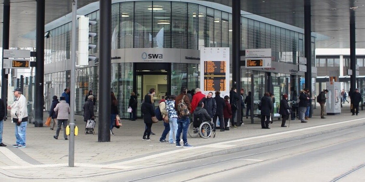 Wenig motivierend: ÖPNV in Augsburg wird teurer - Verbindungen werden weniger