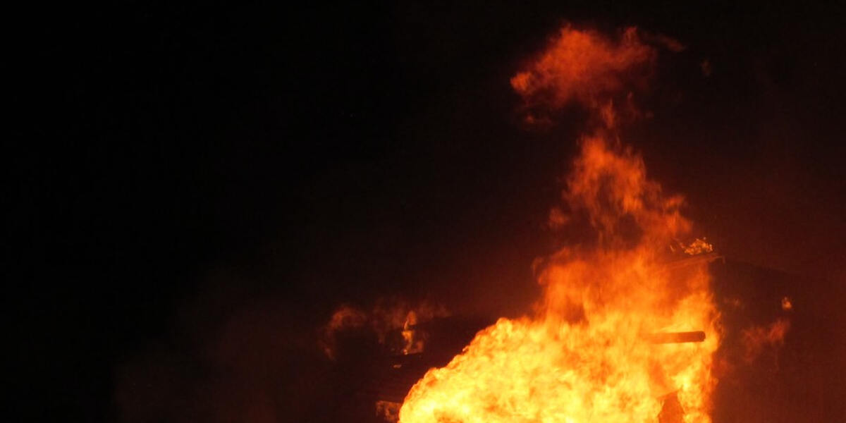 Brandserie in zwei Augsburger Stadtteilen - Viele Mülltonnen haben gebrannt