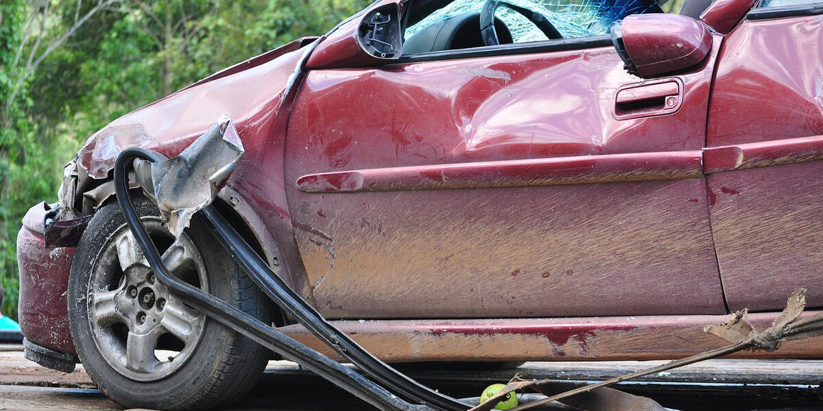 Schwerer Verkehrsunfall auf der B300