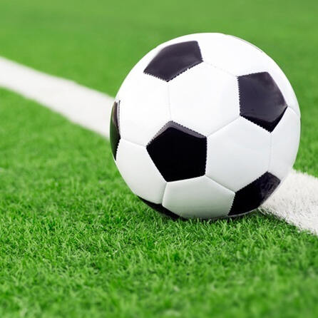 In der Fußballsaison 2021/22 schenkt der FCA der Gastmannschaft Lukas den Lokomotivführer 