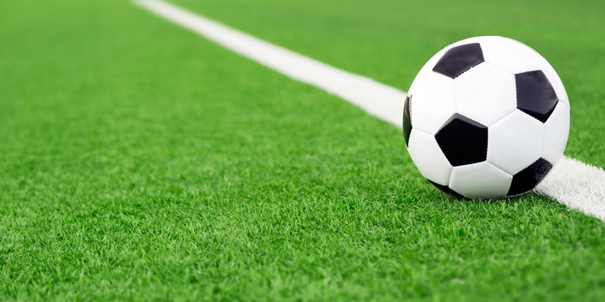 In der Fußballsaison 2021/22 schenkt der FCA der Gastmannschaft Lukas den Lokomotivführer 