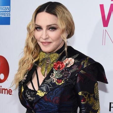 Endlich ein Lebzeichen von Madonna!  