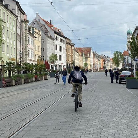 Wird jetzt um die Parkplätze in der Augsburger Maxstraße gestritten?