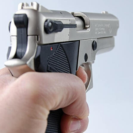 Schuss bei FCA-Spiel: Konsequenzen für Polizisten