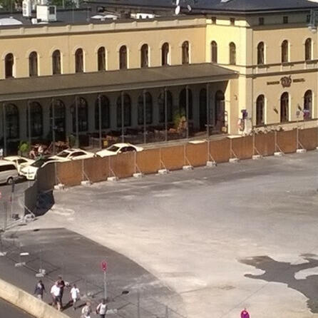 Stromschläge am Hauptbahnhof Augsburg: Zwei junge Männer schweben in Lebensgefahr