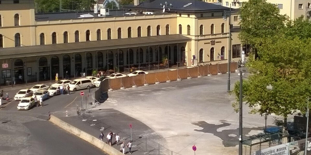 Stromschläge am Hauptbahnhof Augsburg: Zwei junge Männer schweben in Lebensgefahr