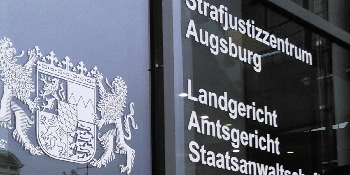 Prozessauftakt in Augsburg - Todesraser drohen bis zu 10 Jahre Gefängnis