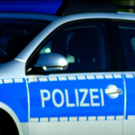 Ferrari dreht auf A8 bei Augsburg voll auf und kommt ins Schleudern