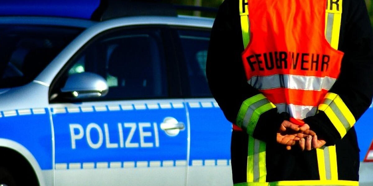 Ferrari dreht auf A8 bei Augsburg voll auf und kommt ins Schleudern
