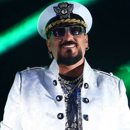 Gigi D'Agostino reißt wieder die Hütte ab