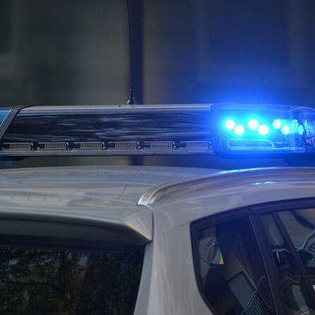 Kissing: Überfall an der Wohnungstür
