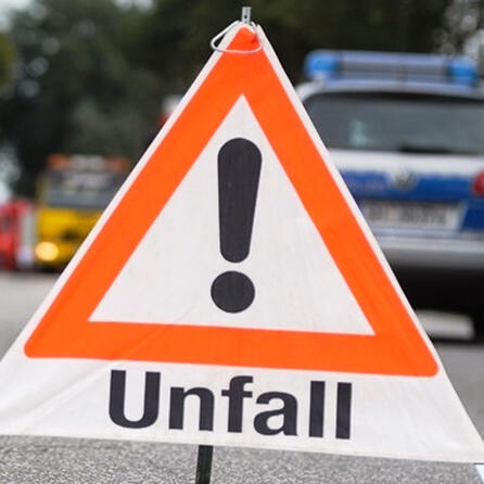 Dramatischer Unfall: Frau stirbt auf der B17 bei Augsburg