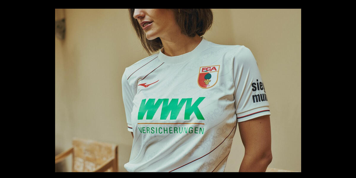 FC Augsburg stellt neues Heimtrikot vor