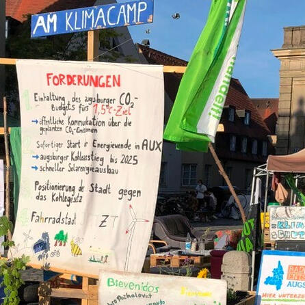Augsburger Klimacamp gibt festen Standort am Rathaus auf