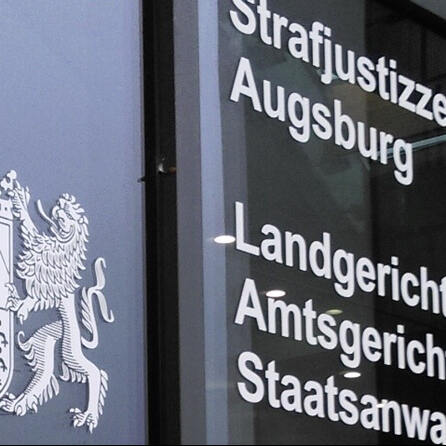 Prozess in Augsburg: Angeklagter ruiniert komplette Firma 