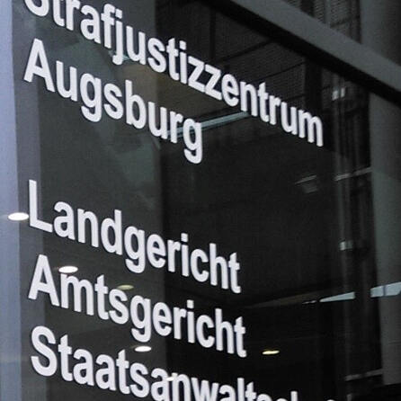 Freizeitbeschäftigung Schlägern: Zwei Männer in Augsburg vor Gericht