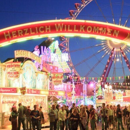 Neue Fahrgeschäfte, alter Bierpreis - Augsburger Plärrer startet nächsten Freitag 