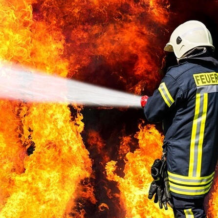 Großbrand in Kissing: Industriehalle komplett zerstört