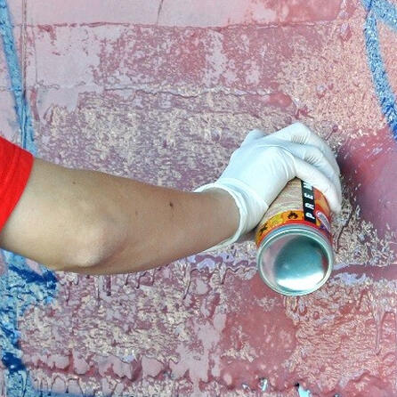 Knapp 100 illegale Graffitis bringen zwei Männer in Augsburg vor Gericht