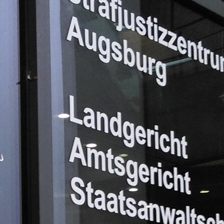 Mutmaßlicher Serienbrandstifter in Augsburg vor Gericht