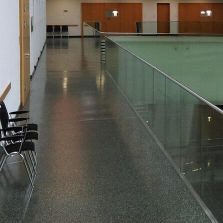 Junge Frau wegen versuchten Mordes in Augsburg vor Gericht