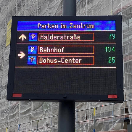 Augsburg steigert Attraktivität mit neuem LED-Parkleitsystem