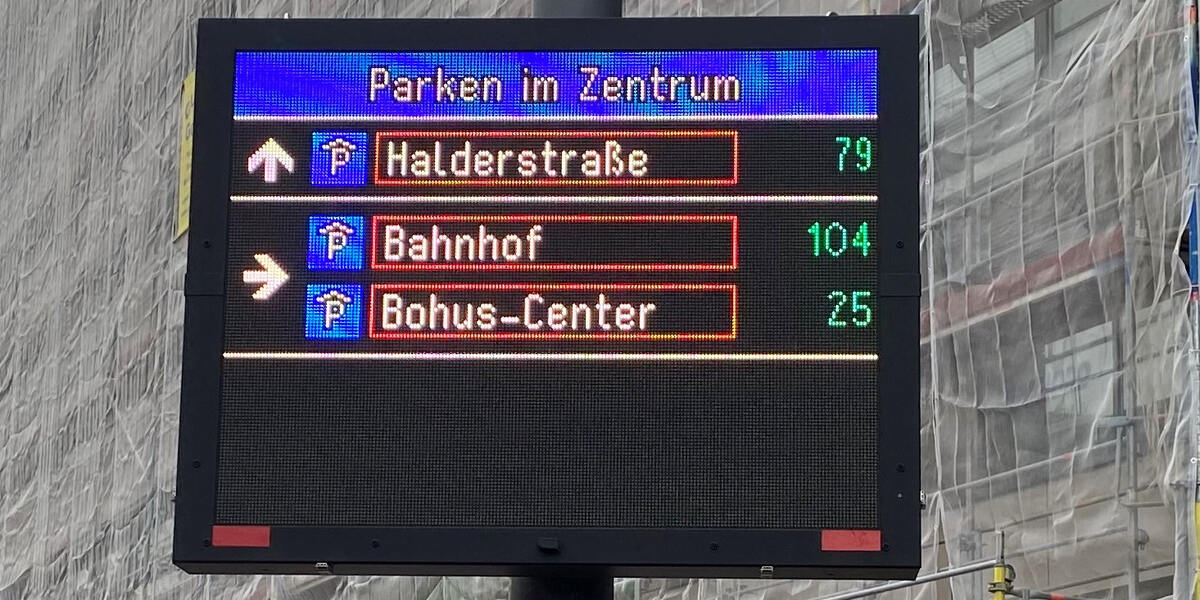 Augsburg steigert Attraktivität mit neuem LED-Parkleitsystem