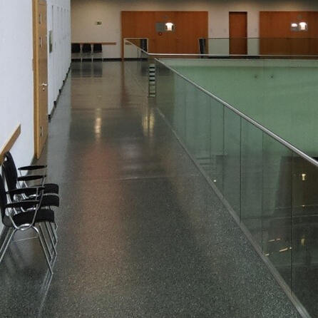 Fall fürs Augsburger Jugendgericht: Zwei Männer brechen Obdachlosen die Nase