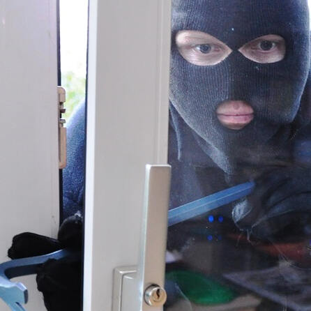 32-Jähriger wegen Wohnungseinbrüchen vor Gericht
