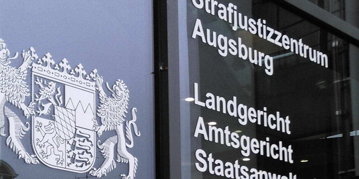 Alles nur zur Übung: Große Evakuierungsaktion im Augsburger Strafjustizzentrum