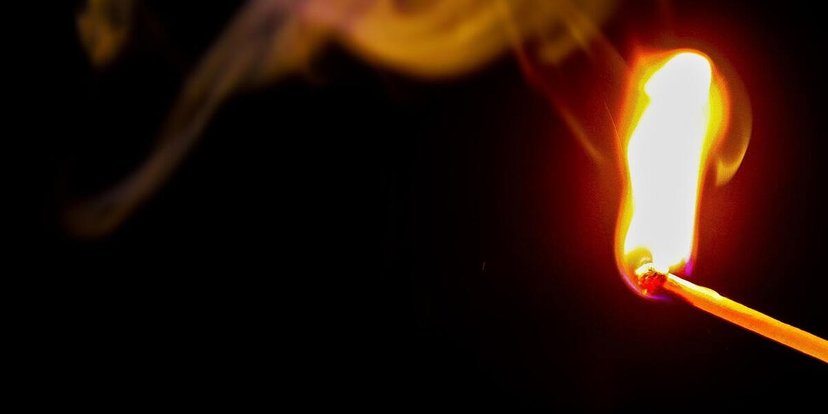 Brandstifter gesucht: Feuer nahe Altenheim in Augsburg Pfersee wurde gelegt