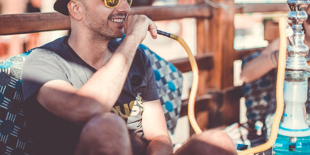 Hauptzollamt Augsburg warnt: Shisha-Tabak darf nicht portionsweise verkauft werden