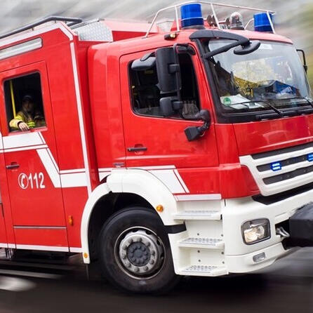 Alter Hof in Königsbrunn brennt komplett nieder - Bewohner verlieren alles