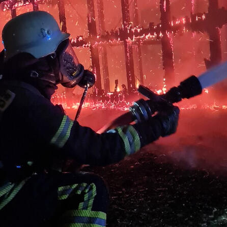 Flammeninferno Bahnhof-Parkhaus Bad Wörishofen: Drei Verdächtige gefasst