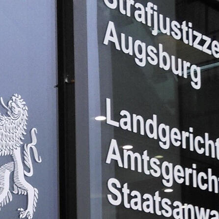 Augsburg: Mutmaßlicher Motorrad-Rowdy vor Gericht