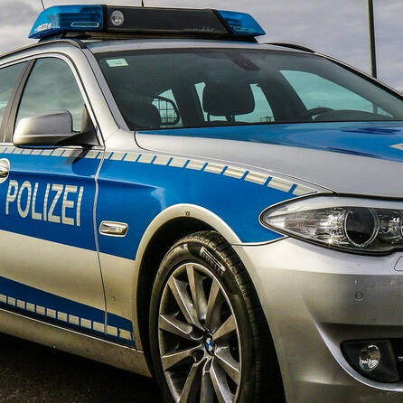 Unbekannter klaut Minibagger in Kissing - Friedberger Polizei erbittet Zeugenhinweise