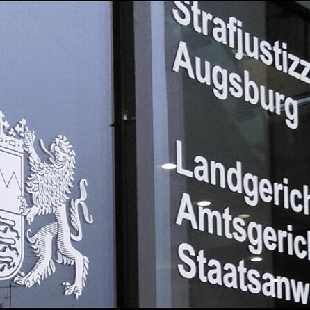Absichtlicher Unfall: Junger Autofahrer wegen versuchten Totschlags verurteilt