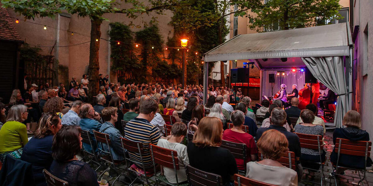 Open-Air-Kulturprogramm im Augsburger Brunnenhof - Künstler können sich jetzt anmelden!