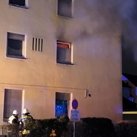 Tote aus Wohnung in Augsburg-Oberhausen von Feuerwehr geborgen